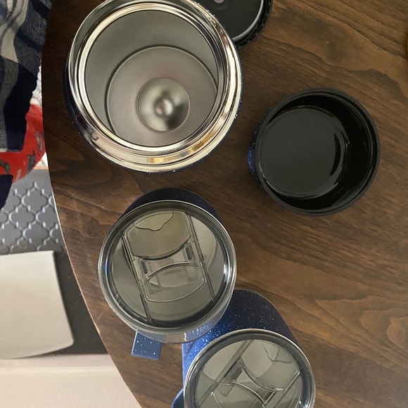 Beautiful thermos and to go cups - Picture 3 of 3